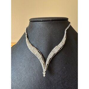 Elegant Crystal V Choker Necklace Rhinestone Statement Jewelry